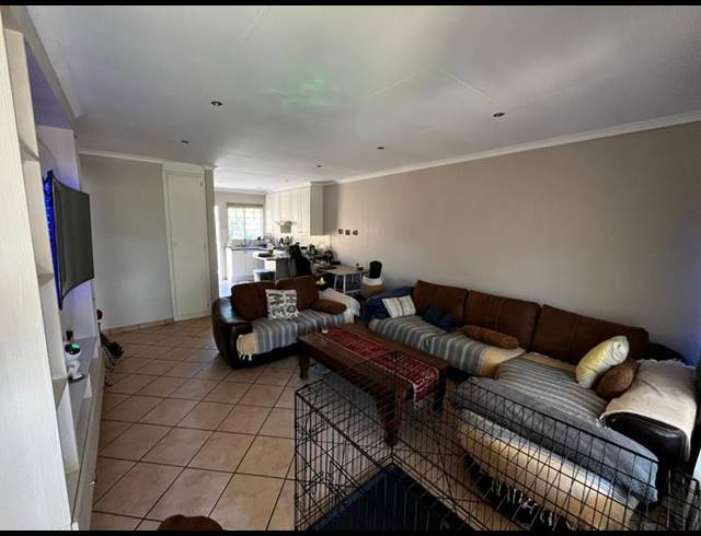 2 BEDROOM TOWNHOUSE FOR SALE IN MAGALIESKRUIN